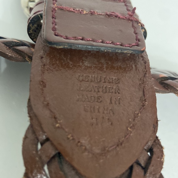 Genuine leather belt with conchos - Picture 7 of 9